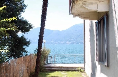 Brezzo di Bedero Apartment | Casa Spiaggia No. 2 by Lago Reisen