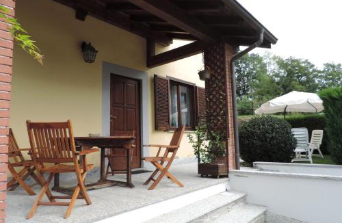 Casale Corte Cerro House | Casa Vacanza il Glicine