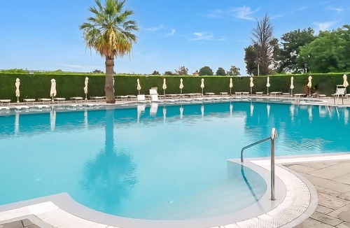 Colà Di Lazise House | Casa Zini- Apartment with Shared Pool & Garden, Colà di Lazise, Italy