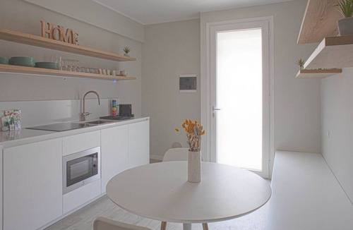 Central Station Apartment | CASATI, 2 · Glamour in città tra shopping e vita notturna