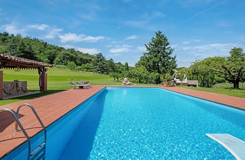 Affi Apartment | Cavallina Retreat - Guest House with Private Pool, Garden, and Wi-Fi