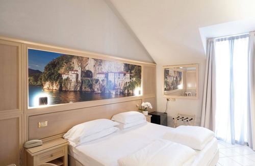 Stresa Hotel | Cavour 30TRE - Hotel Moderno