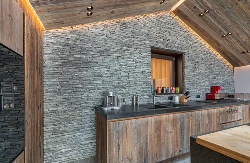 Beranger Ski Chalet | Chalet, view panoramic, sauna, terrace, fireplace or stove, parking, tv, ski locker, 180m²
