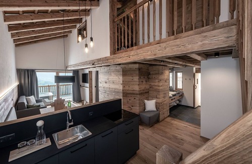 Spinga Apartment | Chalet Mountain with Mountain Views, Sauna, Hot Tub and Wi-Fi