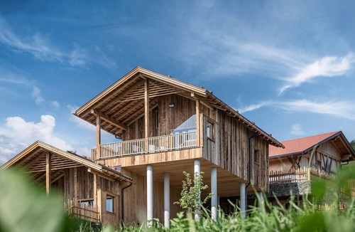Spinga Apartment | Chalet Mountain with Mountain Views, Sauna, Hot Tub and Wi-Fi