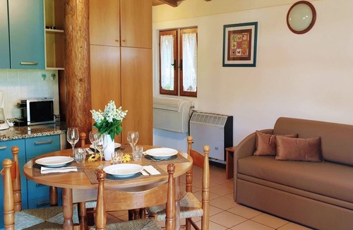San Felice del Benaco Ski Chalet | Chalet Rio - ground floor with private garden