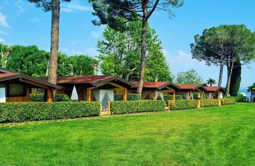 San Felice del Benaco Ski Chalet | Chalet Rio - ground floor with private garden.