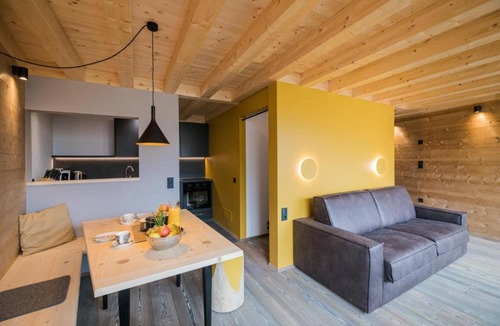 Sesto Ski Chalet | Chalet 'Rotwandwiesen 4' with Mountain View, Private Terrace and Wi-Fi