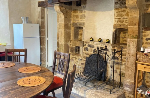 Vindefontaine House | Charming 3 Bedroom Gîte in a recently converted longere. Perfect for six guests