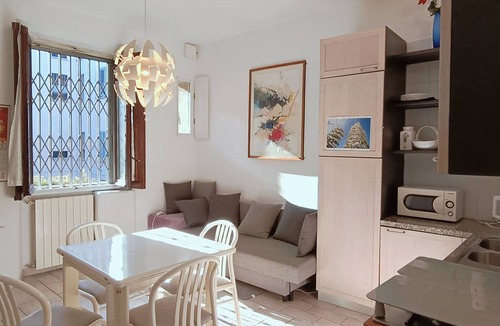 Chinatown Apartment | Chinatown-Sarpi 1860 Apt w/Elevator. Walk to Duomo & Brera. Easy to San Siro