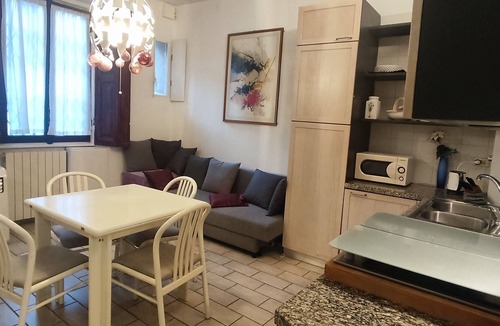 Chinatown Apartment | Chinatown-Sarpi 1860 Apt w/Elevator. Walk to Duomo & Brera. Easy to San Siro