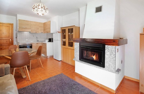 Isolaccia Apartment | ‘Cima De’ Piazzi 2’ Apartment with Mountain View, Balcony, and Wi-Fi