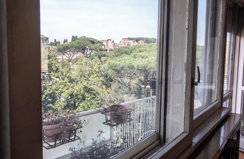 Ripa Apartment | Circo Massimo elegant, spacious flat with stunning views of the Palatine Hill