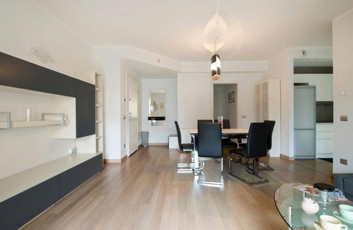 Zona Solari Apartment | Cola Di Rienzo A, Elegant 2 Br Apartment By Halldis