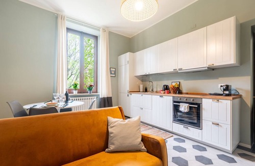 Oltretorrente Apartment | Comfortable apartment located on the second floor, of four in total, of a 1930/40s building with no elevator.In 75 square meters of space it comfortably accommodates four people with one bedroom with a double bed and one bedroom with two single beds.It i