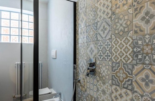 Calolziocorte Apartment | Como Lake Suite , Parking , 500m Train Station, 1km Lake