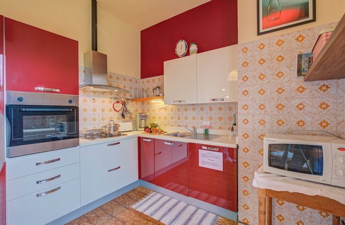 Monvalle Apartment | Connie's Apartment Modern 2BR, Private garden, Mountain Views in Monvalle, Monvalle, Italy