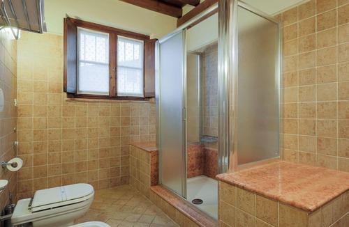 San Benedetto di Lugana Apartment | Cosy apartment for 6 guests with WIFI, pool, A/C, TV, terrace and parking