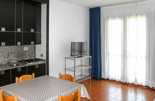Moniga del Garda Apartment | Cosy apartment for 2 people with A/C, pool, WIFI, TV, balcony and pets allowed