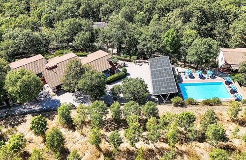 San Feliciano Apartment | Cosy apartment for 4 guests with pool, A/C, WIFI, TV, patio and pets allowed