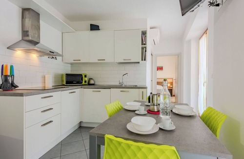 Bolognano-Vignole Apartment | Cosy apartment for 4 people with WIFI, A/C, patio, pets allowed and panoramic view