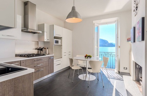 Santa Maria - Rezzonico Apartment | Cosy apartment for 6 guests with WIFI and TV