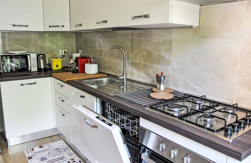 Formia Apartment | Cosy apartment for 9 guests with WIFI, A/C, TV, balcony and pets allowed