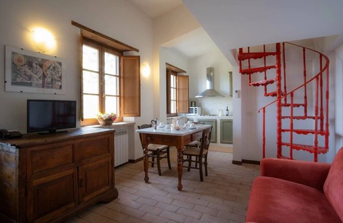 Agello Bed & Breakfast | Cosy room with WIFI, pool, A/C, TV, patio, pets allowed and panoramic view, close to Perugia