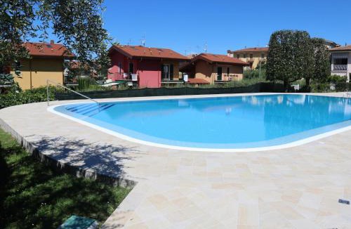 Calmasino House | Cottage near Lake Garda with Pool