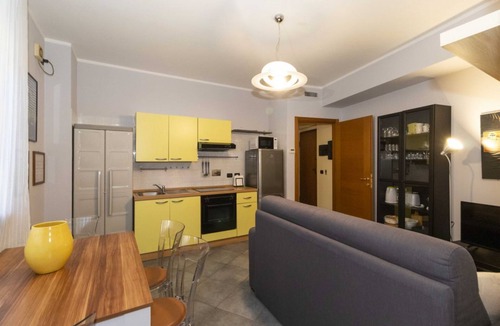 San Donato Apartment | Cozy 45 sqm apartment located on the first floor (lift), able to accommodate 4 people, a few steps from Piazza Statuto, in an ideal position to move around the city.The underground stop XVIII December is 700 meters away, the Porta Susa station 800 mete
