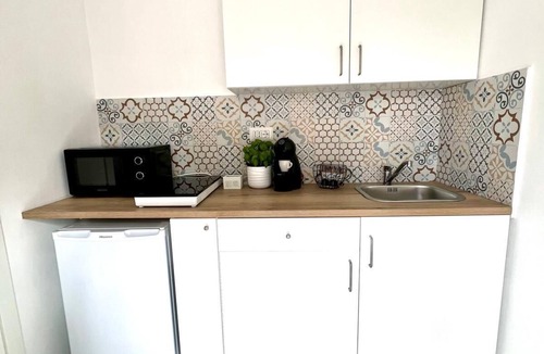 Quartiere XXVII Primavalle Apartment | Cozy and spacious bed and breakfast equipped with all amenities.