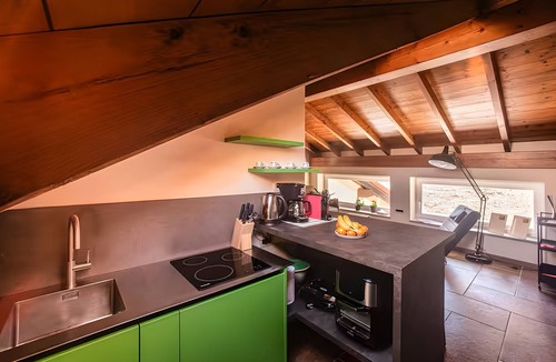 Brezzo di Bedero Apartment | Cozy Apartment - Turquoise