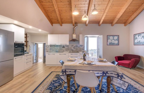 Bee House | Cozy home in Albagnano di Bee with house sea view