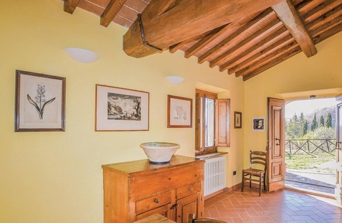 Bibbiena House | Cozy home in Bibbiena AR with private swimming pool, can be inside or outside