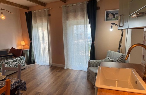 Caravate House | Cozy house in nature a few kilometers from the wonders of Lake Maggiore