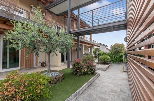 Ispra Apartment | Cozy Ispra Residence with Terrace, near Beach (Sleeps 3)Air-Con, Ispra, Italy