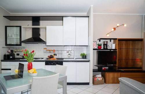 Somma Lombardo Apartment | Da Silvana: Garden Escape, WIFI & MXP