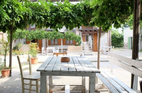 Volta Mantovana Apartment | Das Landgut "Corte Canale Virgilio" mit Balkon by Interhome