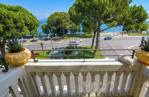 Desenzano del Garda City Centre Apartment | Desenzanoloft Palazzo Visconti - Luigi Visconti