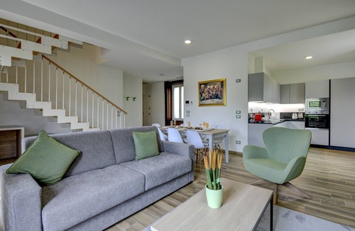 Desenzano del Garda City Centre Apartment | Desenzanoloft Palazzo Visconti - Gran Lugana