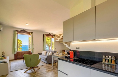 Desenzano del Garda City Centre Apartment | Desenzanoloft Palazzo Visconti - Gran Lugana