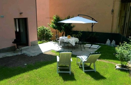 Pognana Lario Apartment | Detached apartment, bright, air conditioning, private parking space, garden