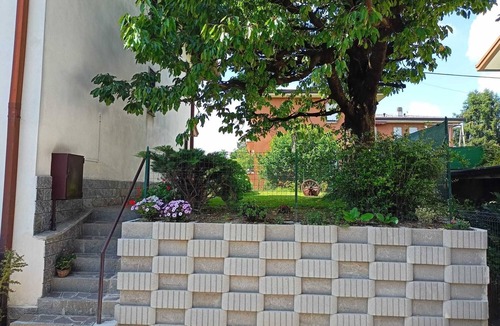Albate House | Detached house, A/C, free parking, big garden, patio and Solarium with shower