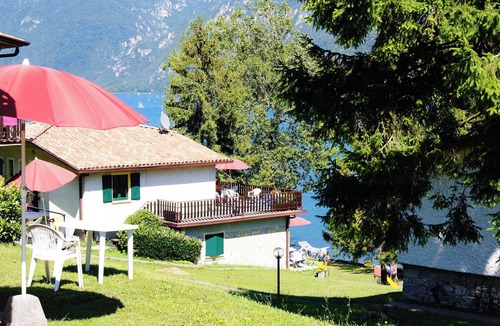 Idro Apartment | Direkt am See mit Terrasse und Zwei Schlafzimmern