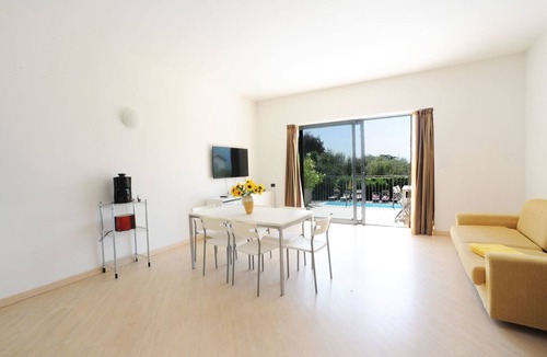 Val di Sogno Apartment | Dreizimmerwohnung mit teilweiser Seesicht by Interhome