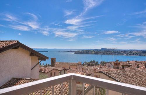 Morgnaga Apartment | Eden House - Terrace & View Lake - Happy Rentals