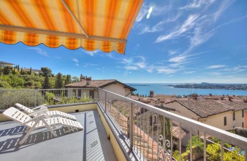 Morgnaga Apartment | Eden House - Terrace & View Lake - Happy Rentals