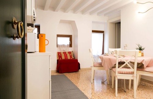 Cannaregio Apartment | Elegant apartment with romantic canal view