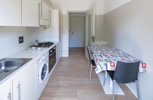 Santa Maria in Stelle Apartment | Elegant Family Apartment with Terrace & Shared Garden, Steps from Lido Beach