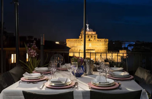Trastevere Apartment | Elegant Penthouse with Breathtaking Views of Castel Sant’Angelo